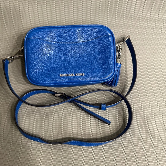 MICHAEL KORS BLUE CROSSBODY - Picture 1 of 11